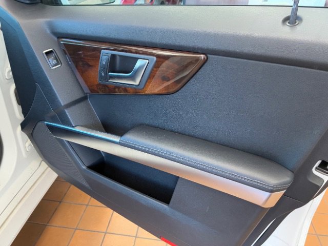 Used 2015 Mercedes-Benz GLK 350 2WD image 28