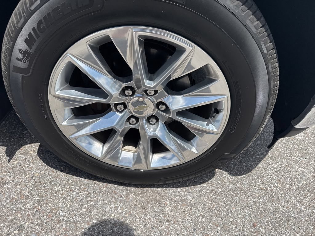 Used 2019 Chevrolet Silverado 1500 LTZ AWD/4WD image 7