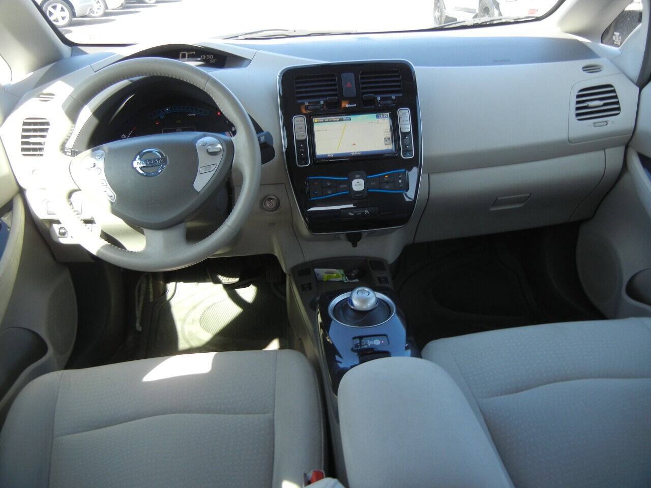 Used 2012 Nissan Leaf SL w/ Protection Pkg FWD image 17