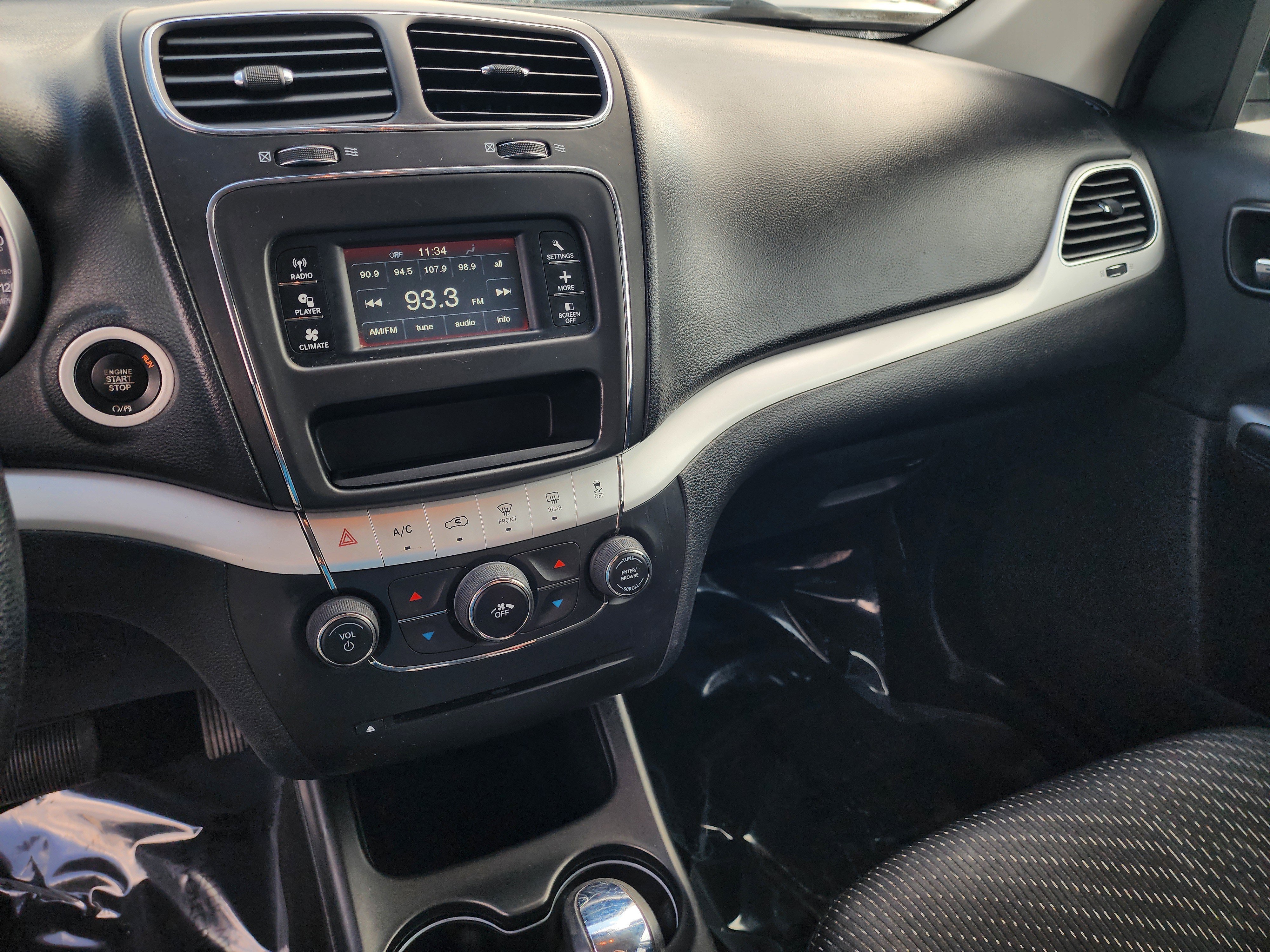 Used 2018 Dodge Journey SE image 16