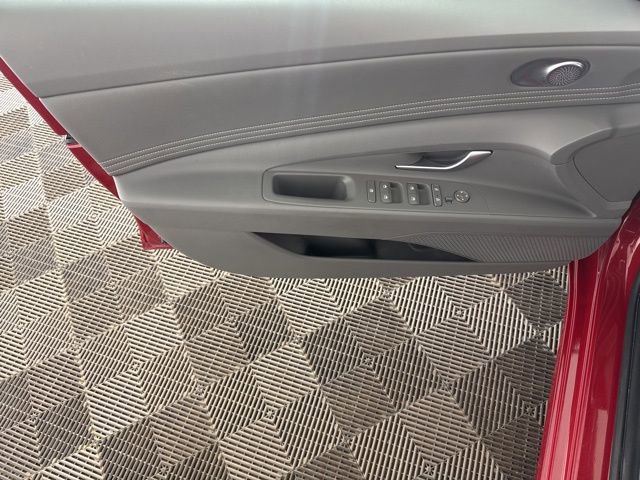 Used 2023 Hyundai Elantra SEL w/ Convenience Package image 19