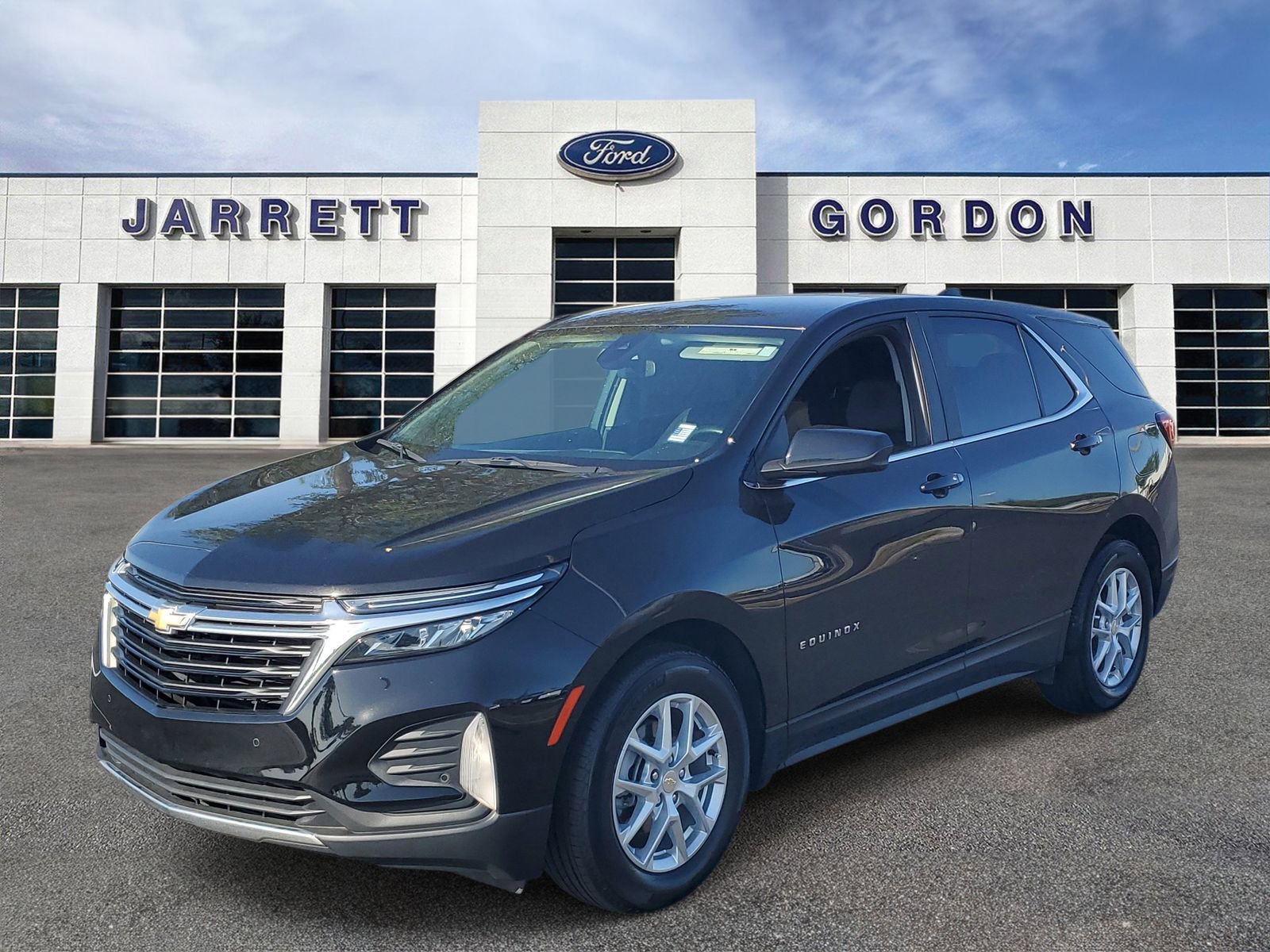 Used 2024 Chevrolet Equinox LT FWD image 2