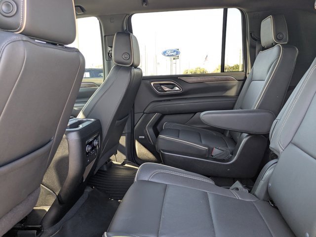 Used 2024 Chevrolet Suburban Premier image 13