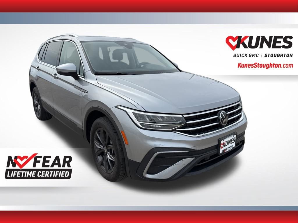 Used 2022 Volkswagen Tiguan SE w/ Panoramic Sunroof Package image 4
