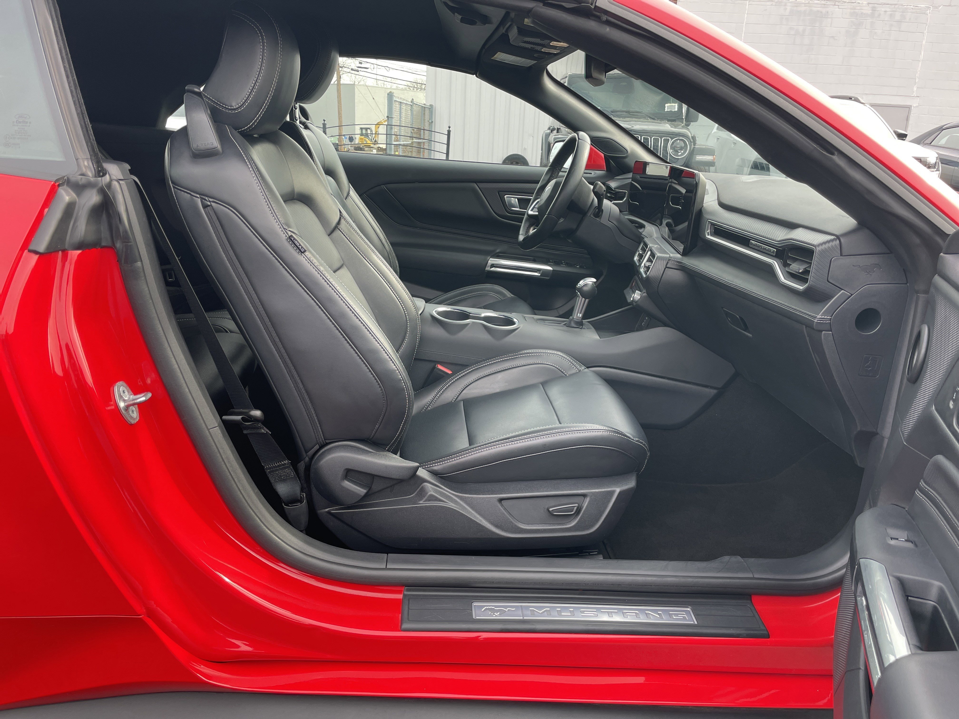 Used 2025 Ford Mustang Premium image 11