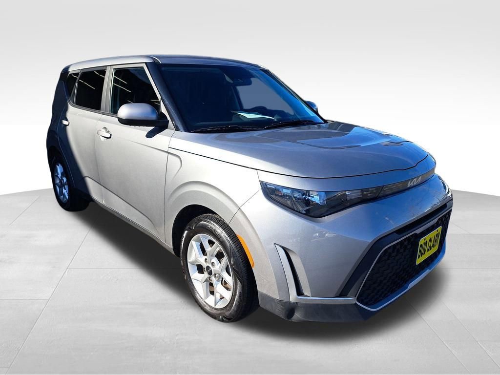 Used 2023 Kia Soul LX w/ Option Group 015 image 8