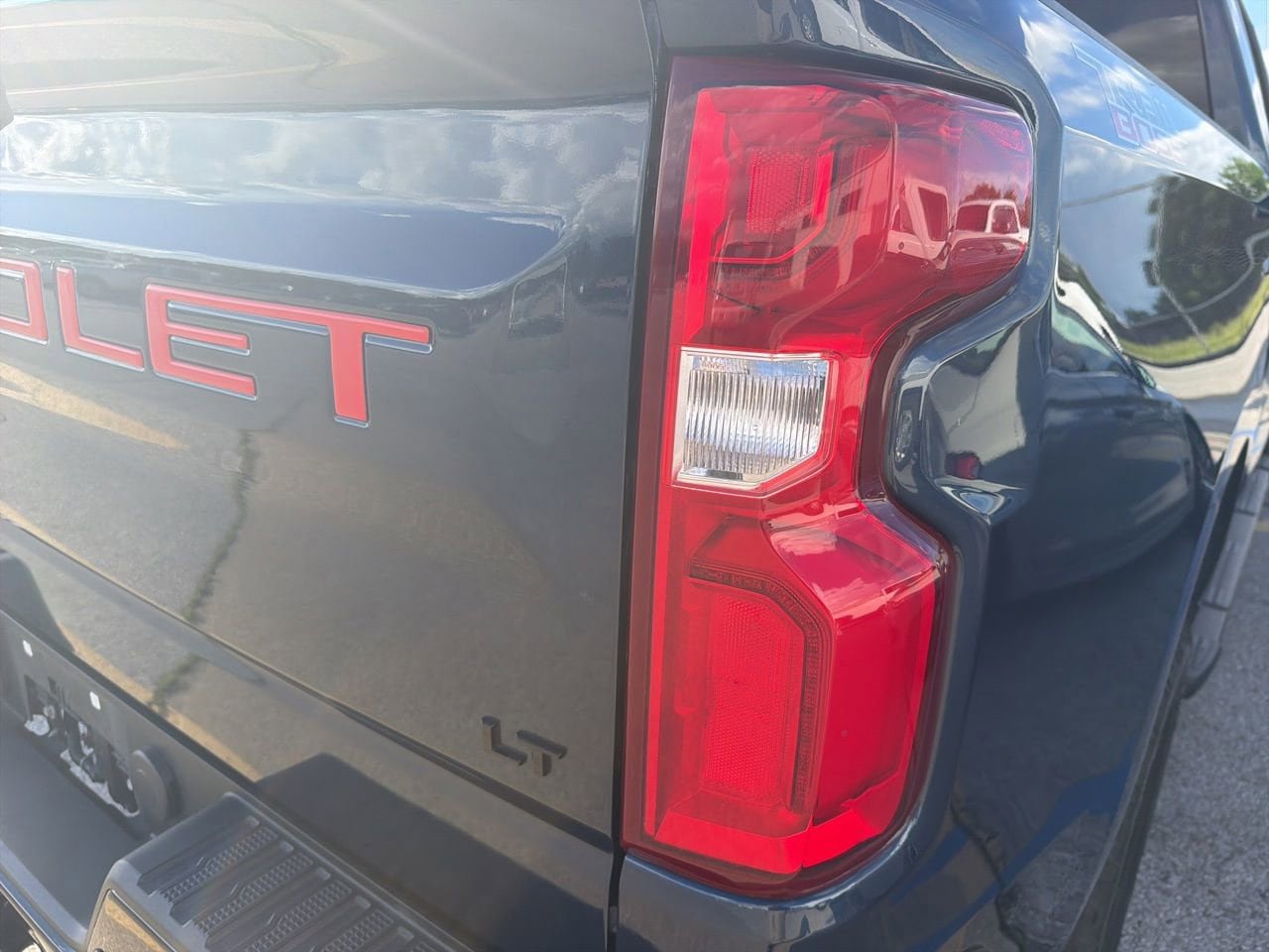Used 2021 Chevrolet Silverado 1500 LT Trail Boss w/ Convenience Package II AWD/4WD image 8