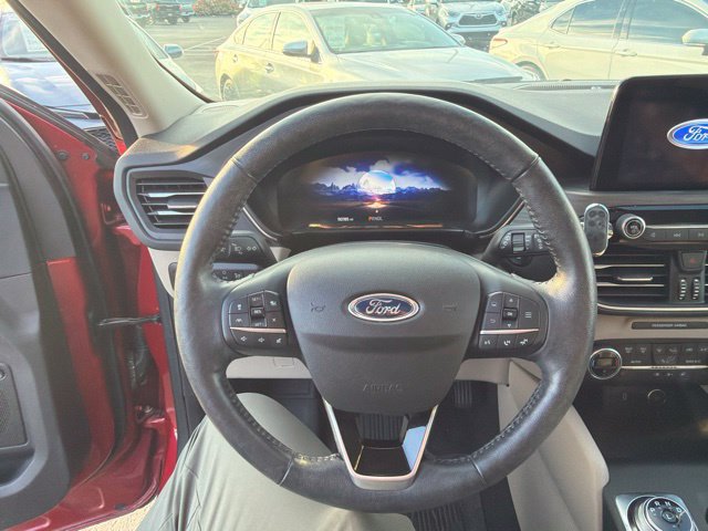 Used 2020 Ford Escape Titanium AWD/4WD image 22