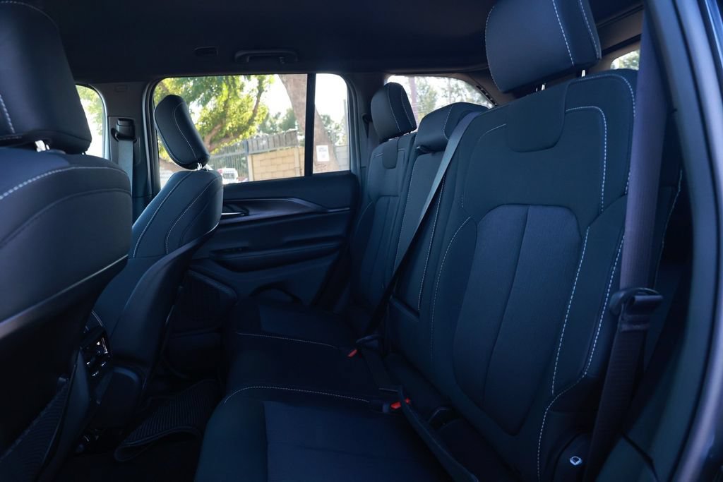 New 2026 Jeep Grand Cherokee Laredo RWD image 30