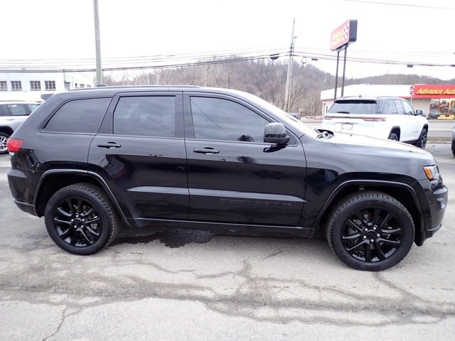 Used 2022 Jeep Grand Cherokee Laredo X image 8