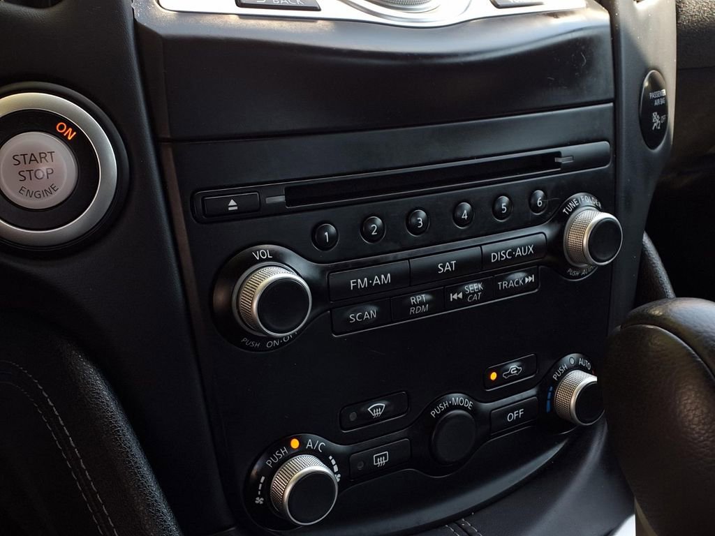 Used 2013 Nissan 370Z Touring RWD image 8