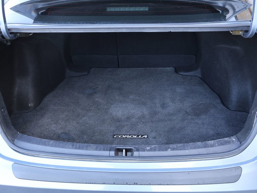 Used 2020 Toyota Corolla SE w/ Carpet Mat Package (TMS) image 31