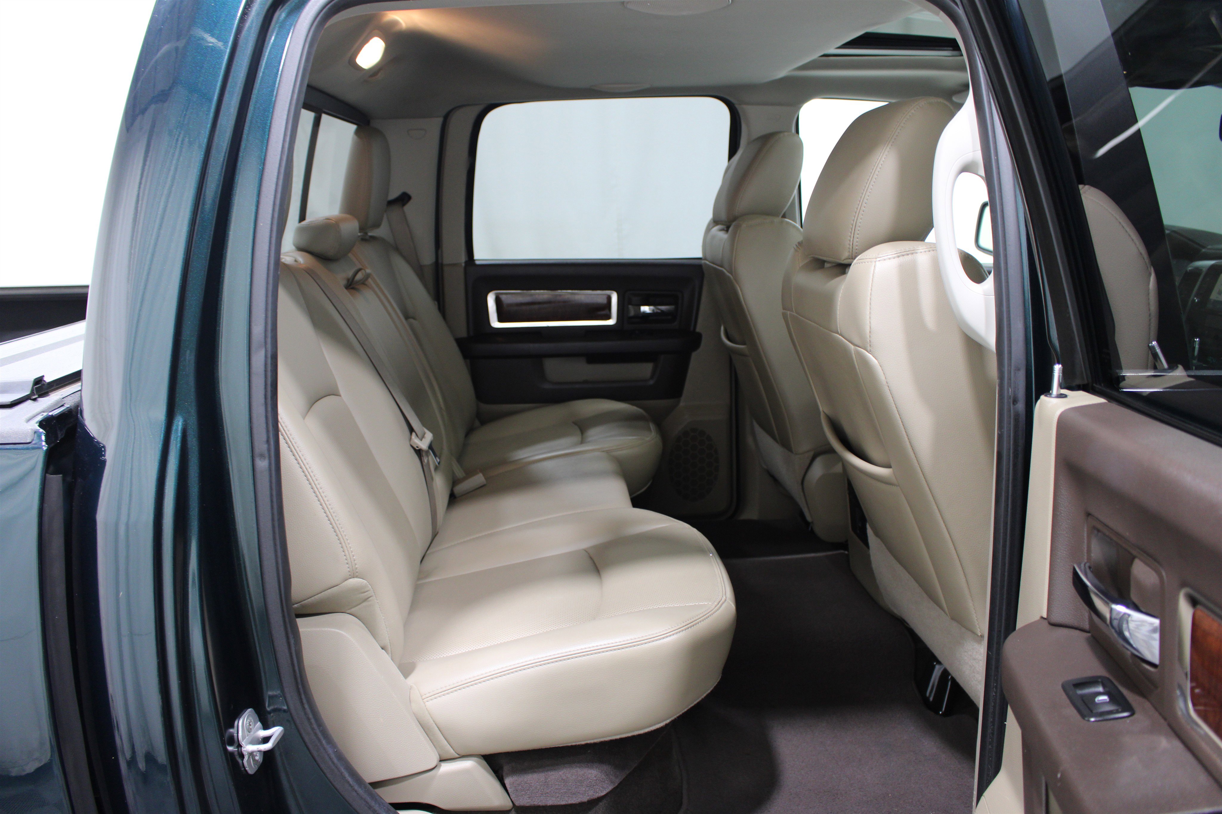 Used 2011 RAM 1500 Laramie RWD image 22