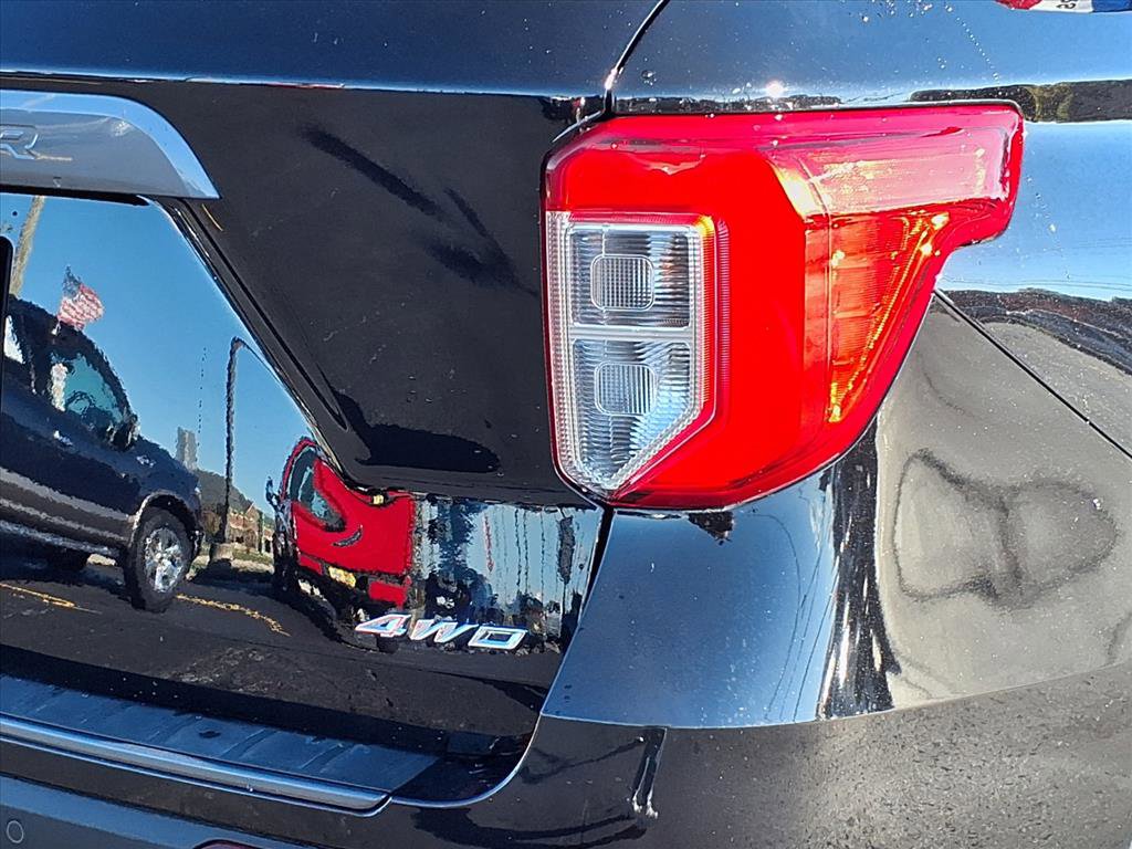 Used 2023 Ford Explorer XLT w/ Equipment Group 202A image 27