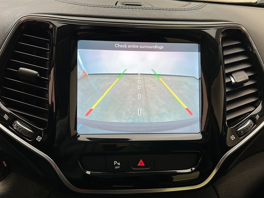 Used 2019 Jeep Cherokee Limited image 23