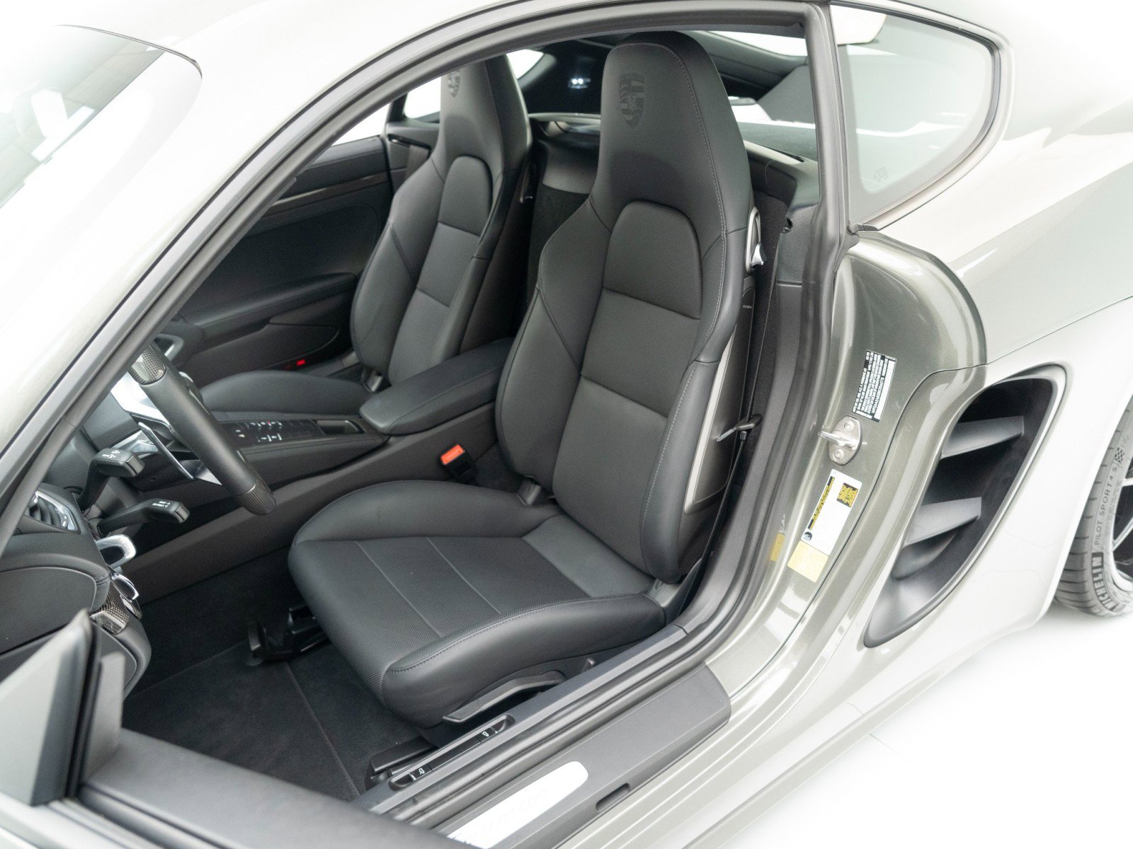 Certified 2025 Porsche 718 Cayman image 5