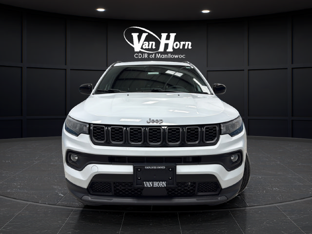 Used 2025 Jeep Compass Latitude w/ Altitude Special Edition AWD/4WD image 2