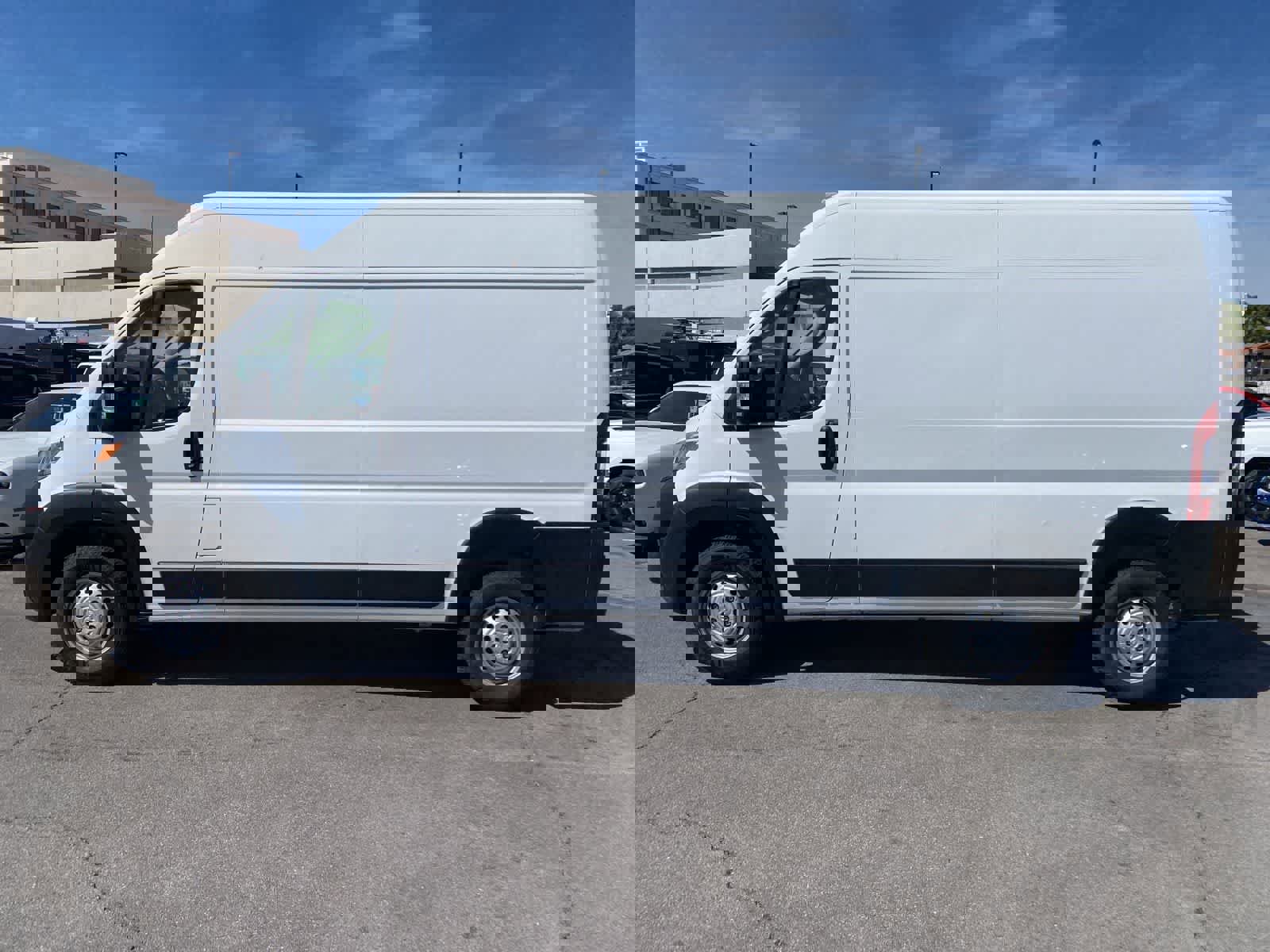 Used 2025 RAM ProMaster 2500 w/ Convenience Group image 10