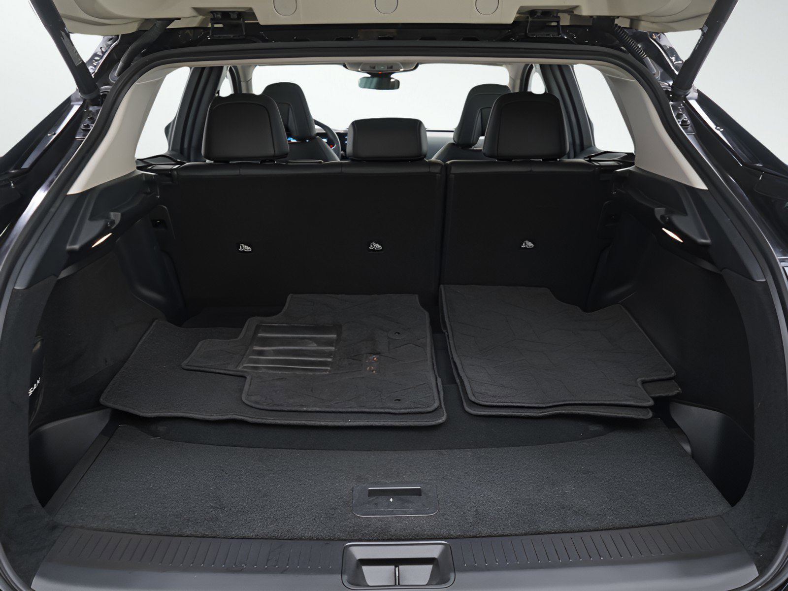 Used 2024 Nissan Ariya AWD image 12