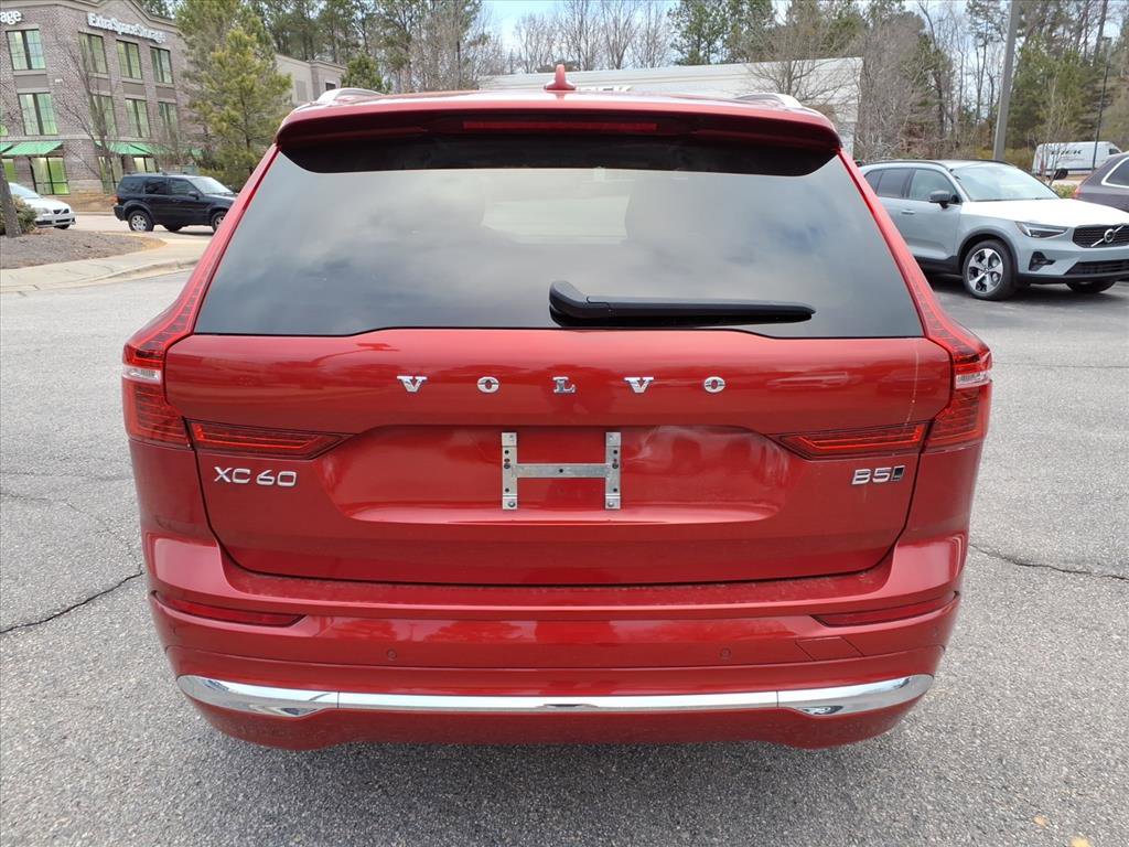 Certified 2023 Volvo XC60 B5 Ultimate image 4