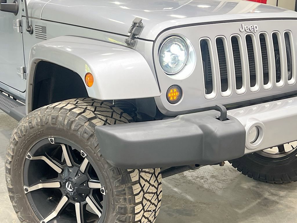 Used 2016 Jeep Wrangler Unlimited Sahara w/ Connectivity Group image 36