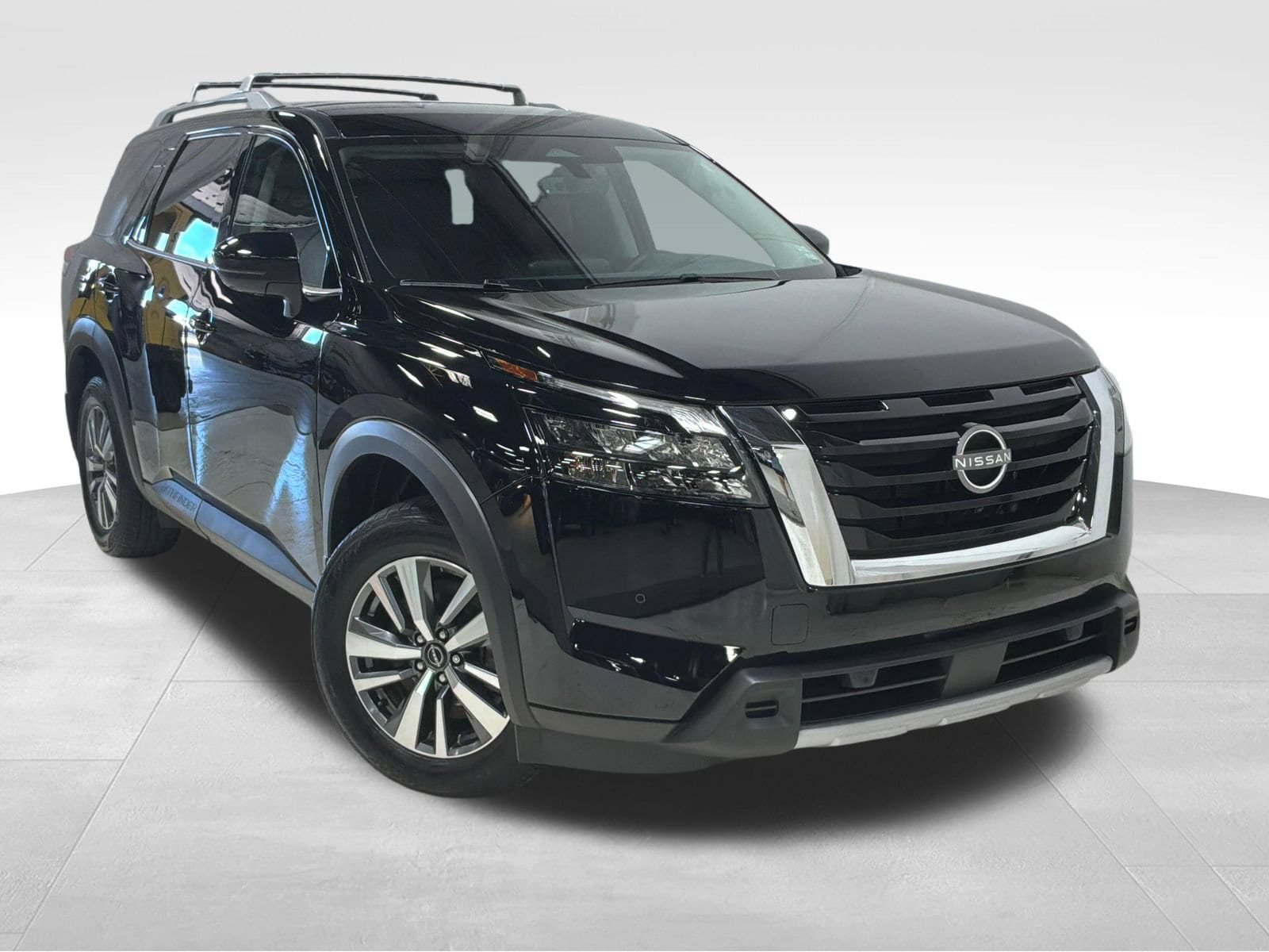 Used 2025 Nissan Pathfinder SL
