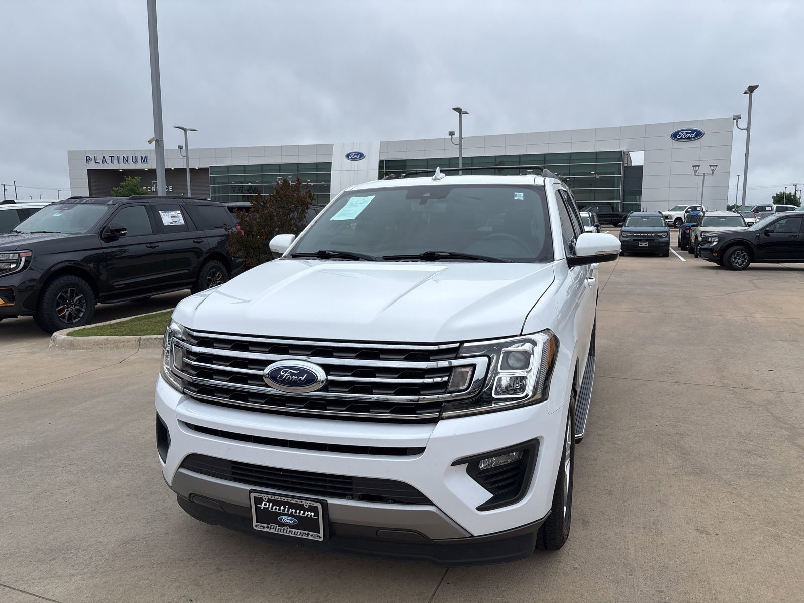 Used 2020 Ford Expedition XLT w/ Equipment Group 202A RWD image 26