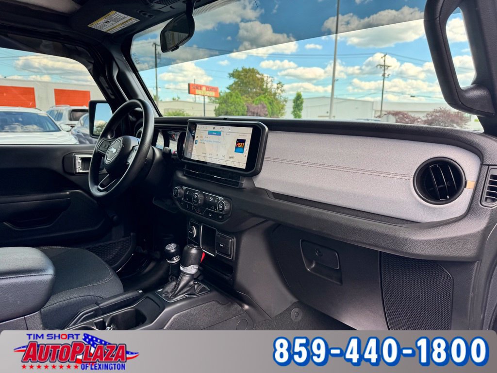 Used 2024 Jeep Gladiator Sport AWD/4WD image 39