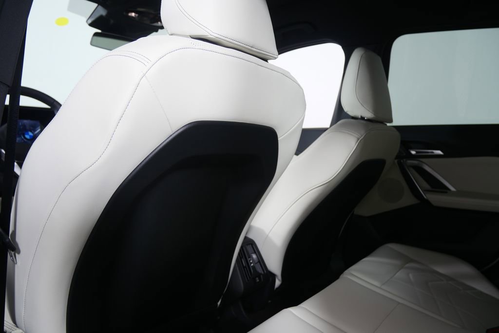 Used 2026 BMW X1 xDrive28i image 16