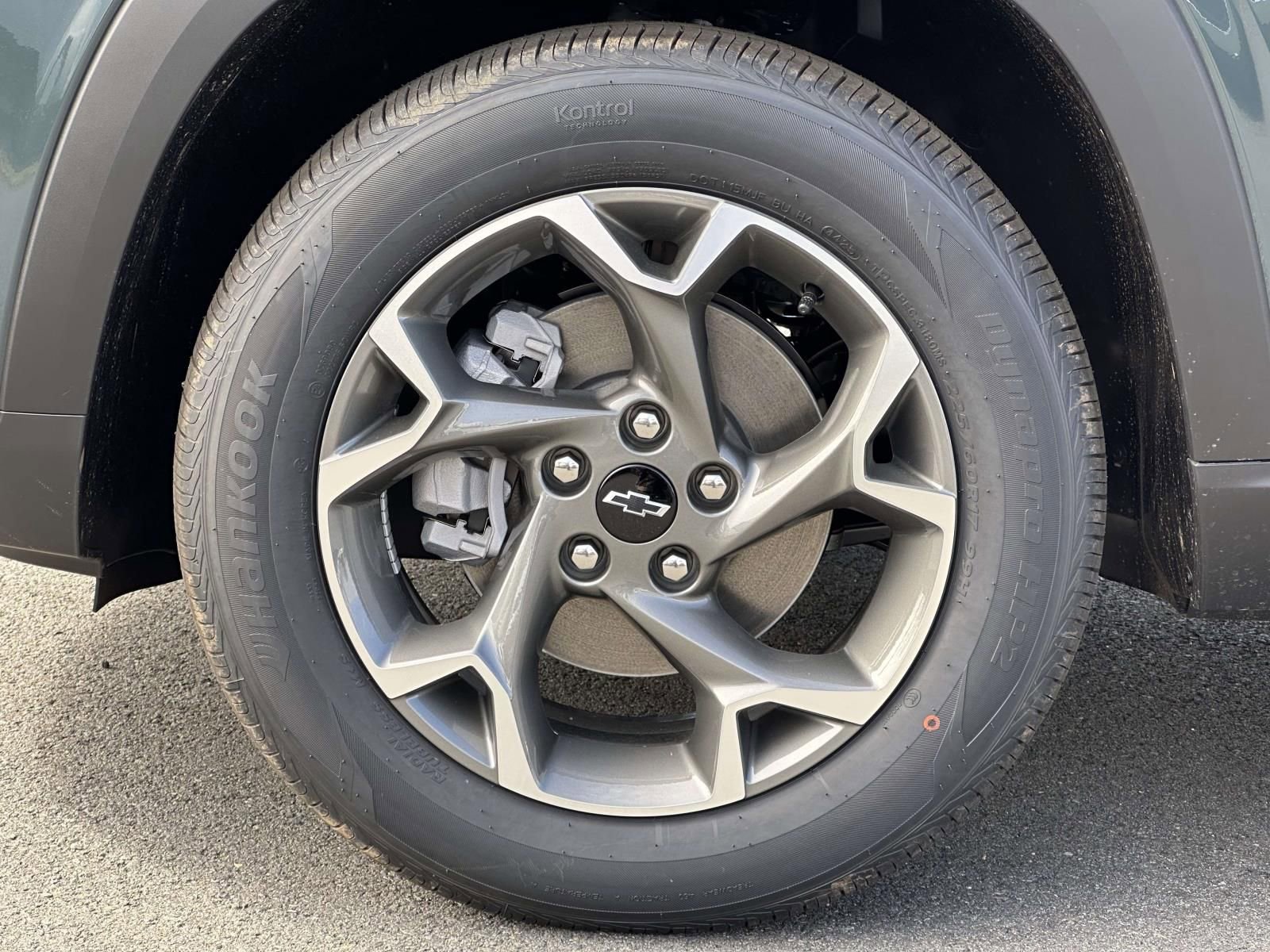 New 2026 Chevrolet Trax LT w/ Driver Confidence Package FWD image 7
