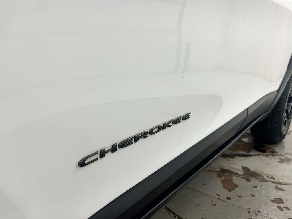 Used 2021 Jeep Cherokee Trailhawk w/ Sun, Sound & Nav Group image 27