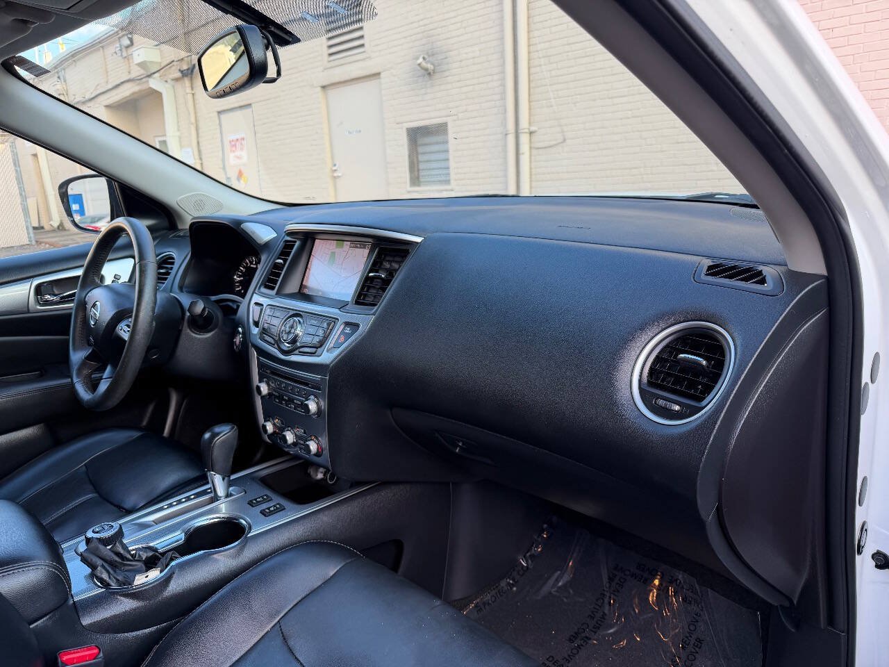 Used 2017 Nissan Pathfinder SL w/ SL Tech Package AWD/4WD image 22