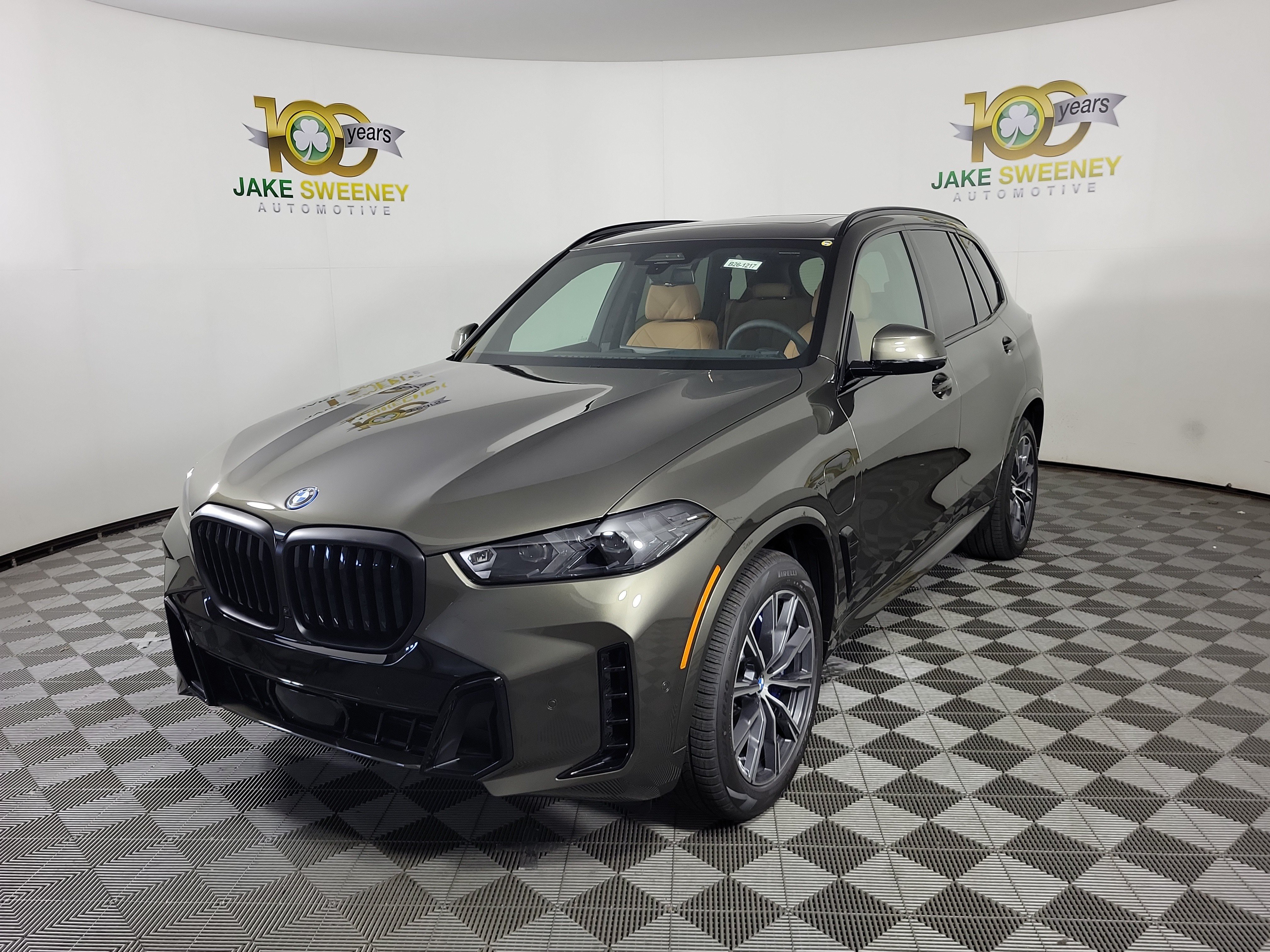 New 2026 BMW X5 xDrive50e w/ M Sport Package AWD/4WD image 3