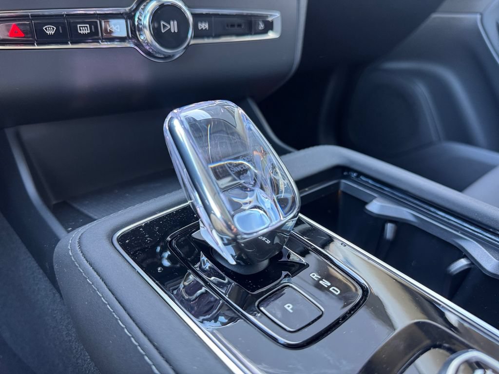 New 2026 Volvo XC90 B6 Plus w/ Protection Package Premier AWD/4WD image 15