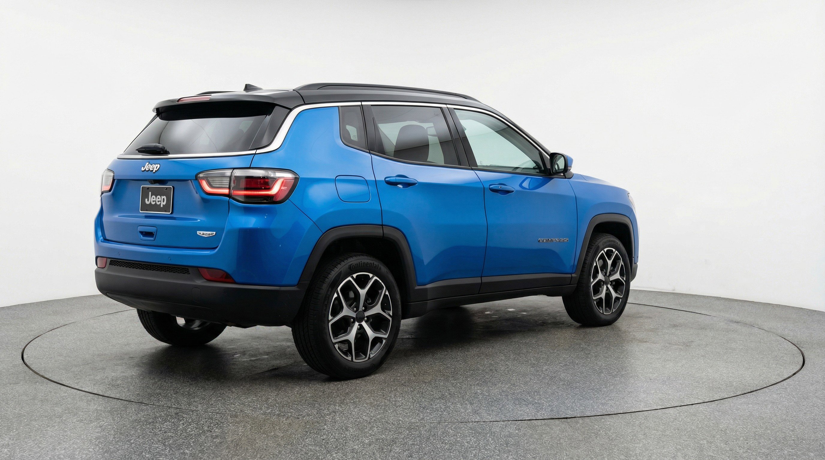 Used 2025 Jeep Compass Limited AWD/4WD image 9