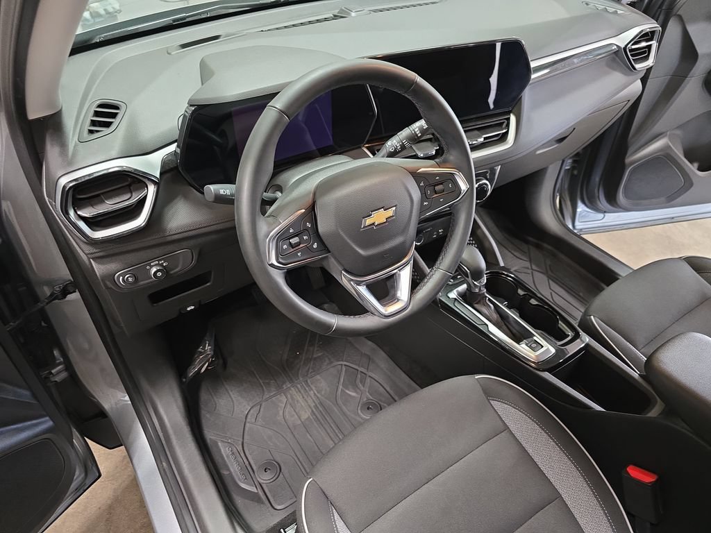 Used 2024 Chevrolet TrailBlazer LT w/ Convenience Package AWD/4WD image 16