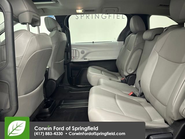 Used 2025 Toyota Sienna XLE image 22