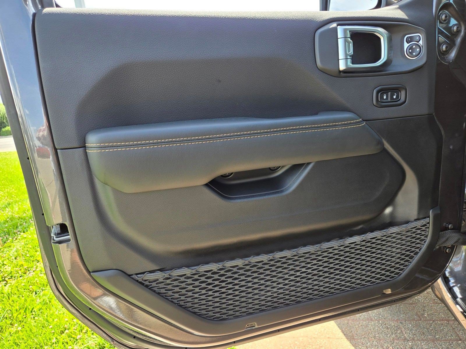 New 2026 Jeep Gladiator Mojave AWD/4WD image 11