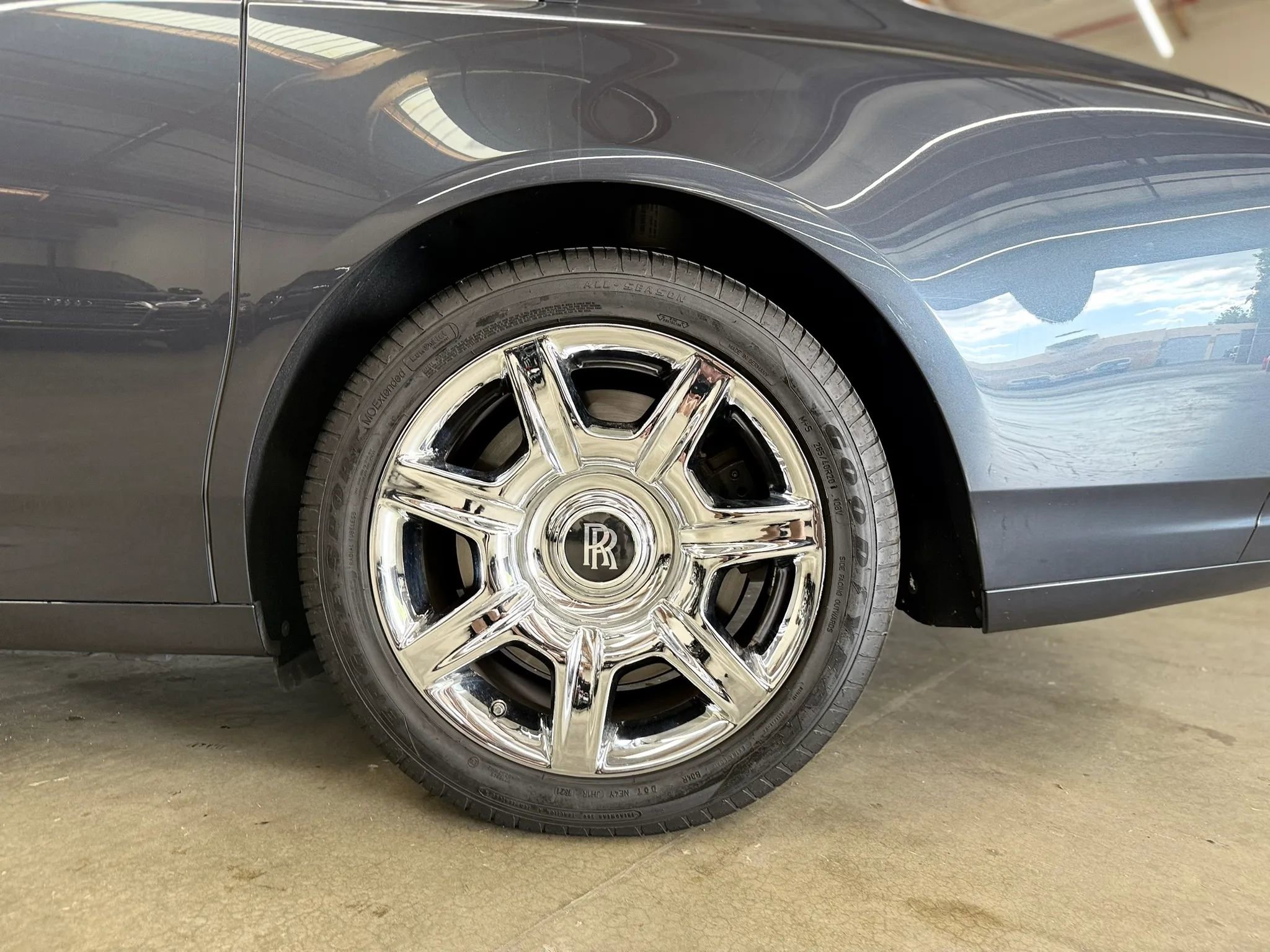 Used 2011 Rolls-Royce Ghost RWD image 14