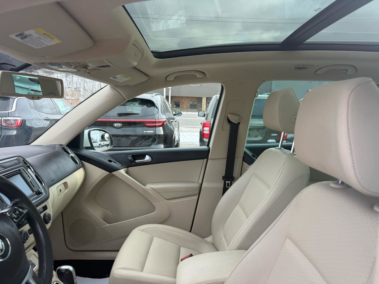 Used 2016 Volkswagen Tiguan SE image 17