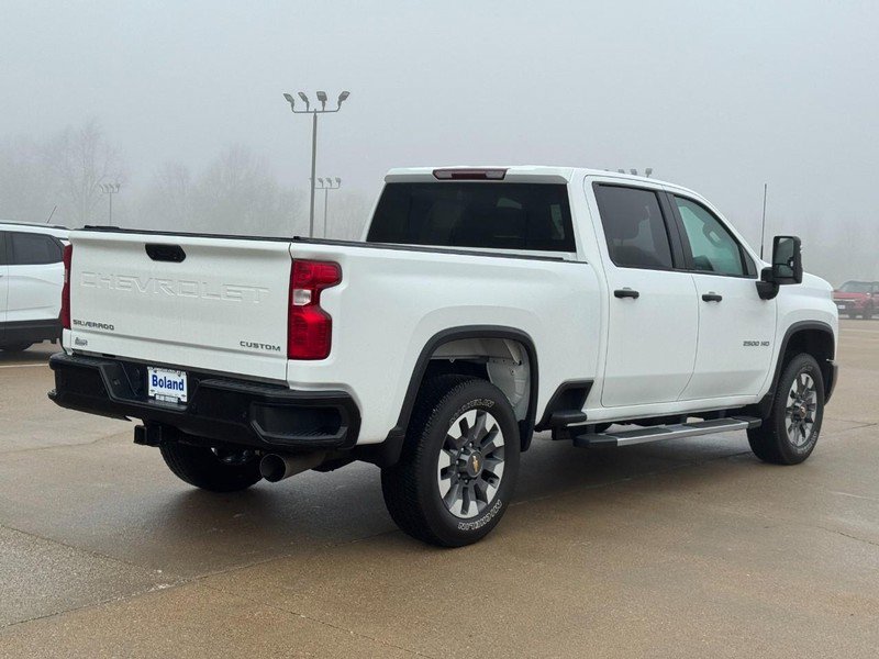 Used 2024 Chevrolet Silverado 2500 Custom w/ Custom Value Package image 3