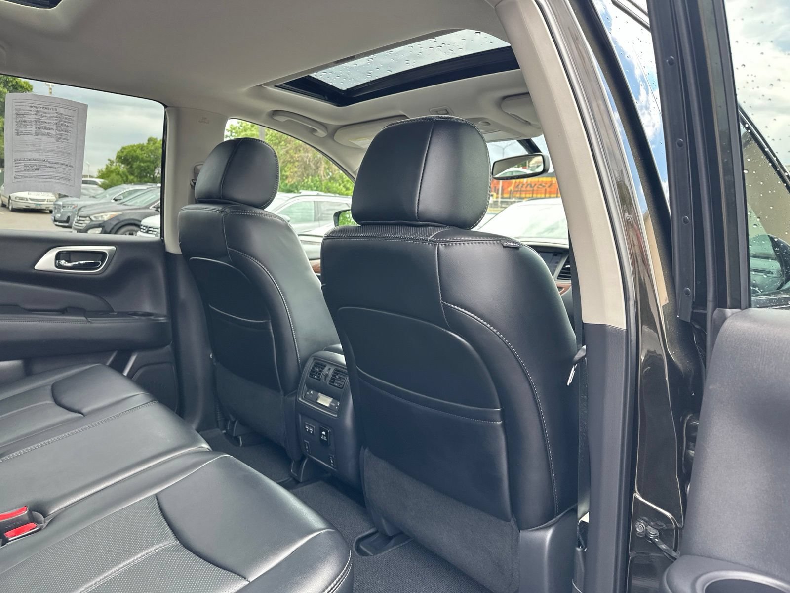 Used 2017 Nissan Pathfinder Platinum AWD/4WD image 32