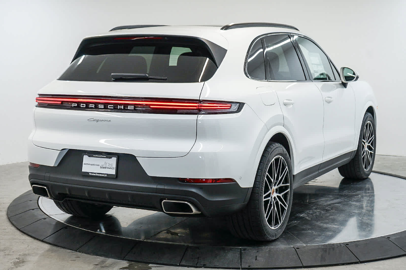 New 2026 Porsche Cayenne AWD/4WD image 9