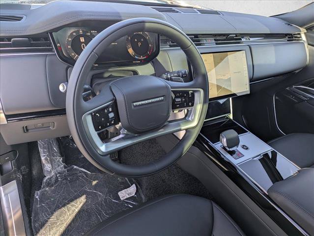 New 2026 Land Rover Range Rover Long Wheelbase SE AWD/4WD image 3