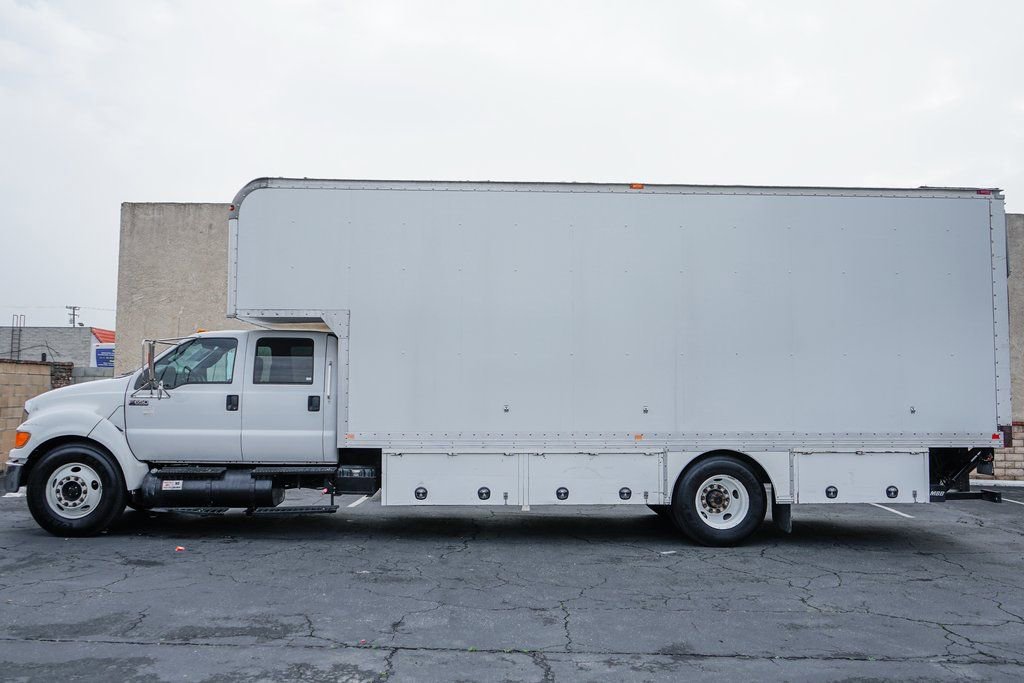 Used 2015 Ford F650 2WD Crew Cab Super Duty image 5