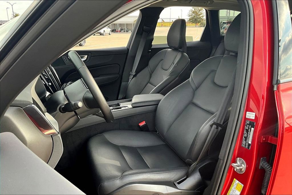 Certified 2024 Volvo XC60 T8 Core w/ Protection Package Premier image 32