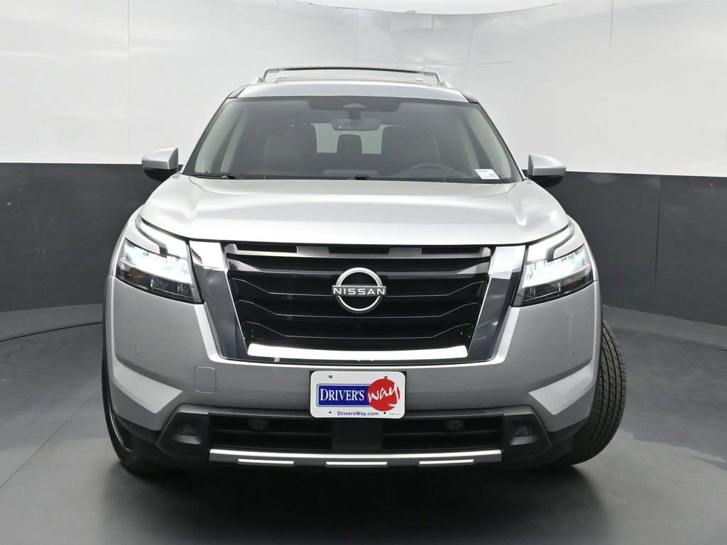 Used 2023 Nissan Pathfinder Platinum image 45