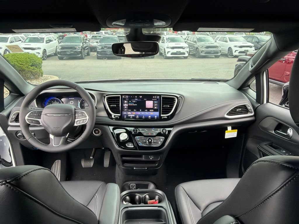 New 2027 Chrysler Pacifica Select AWD/4WD image 20