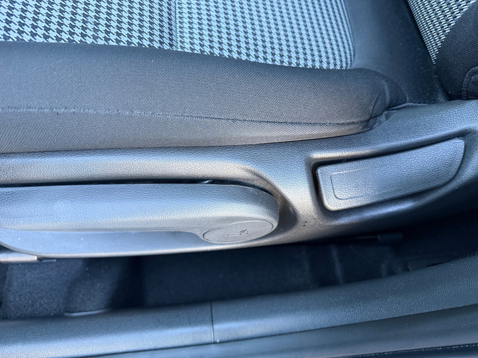 Used 2020 Hyundai Kona SE image 14