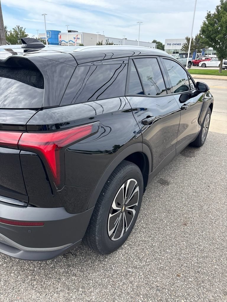 Used 2025 Chevrolet Blazer EV LT AWD/4WD image 5